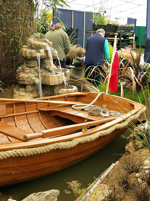 Gflwr_Boat_Garden_Puss