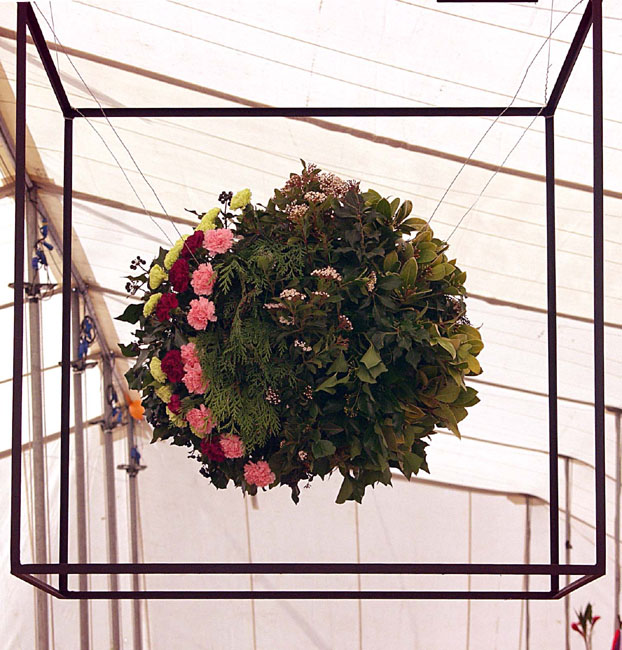 Gflwr_Mpct_Globe_Dangle