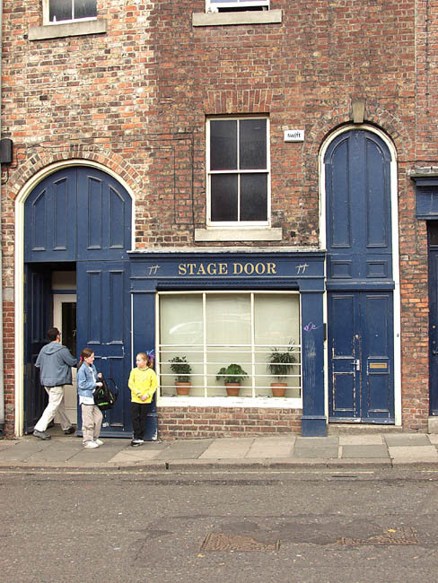 Wloo_Stoll_Stage_Door